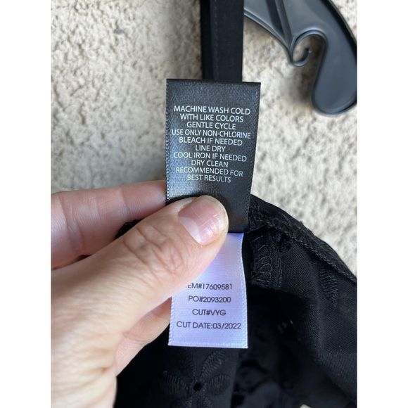 Torrid Babydoll Eyelet W/lace Detail Top - Size 00 -M/L - Black - Picture 10 of 10